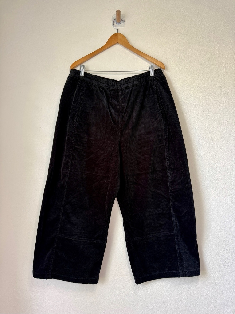 Pilcro Black Corduroy Wide Leg Cropped Pants XL - Picture 3 of 5